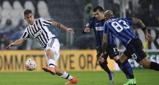 Medel en la marca del argentino Paulo Dybala de la Juventus.