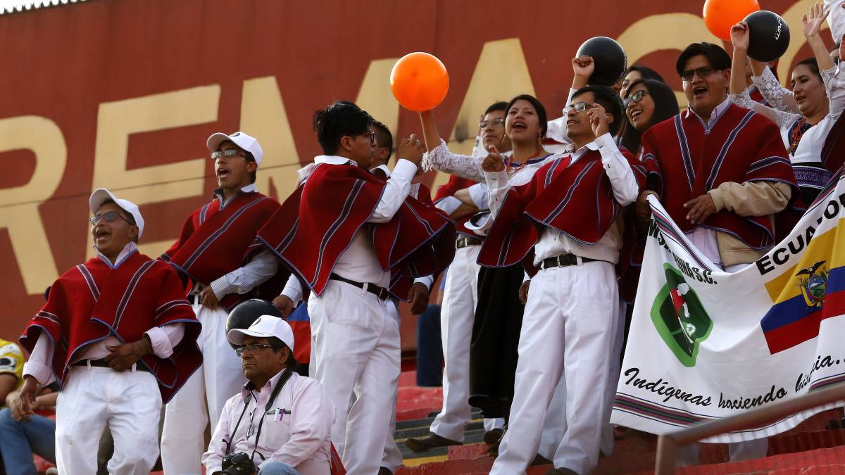 la tradicional vestimenta del mushuc runa en santa laura as chile tradicional vestimenta del mushuc runa